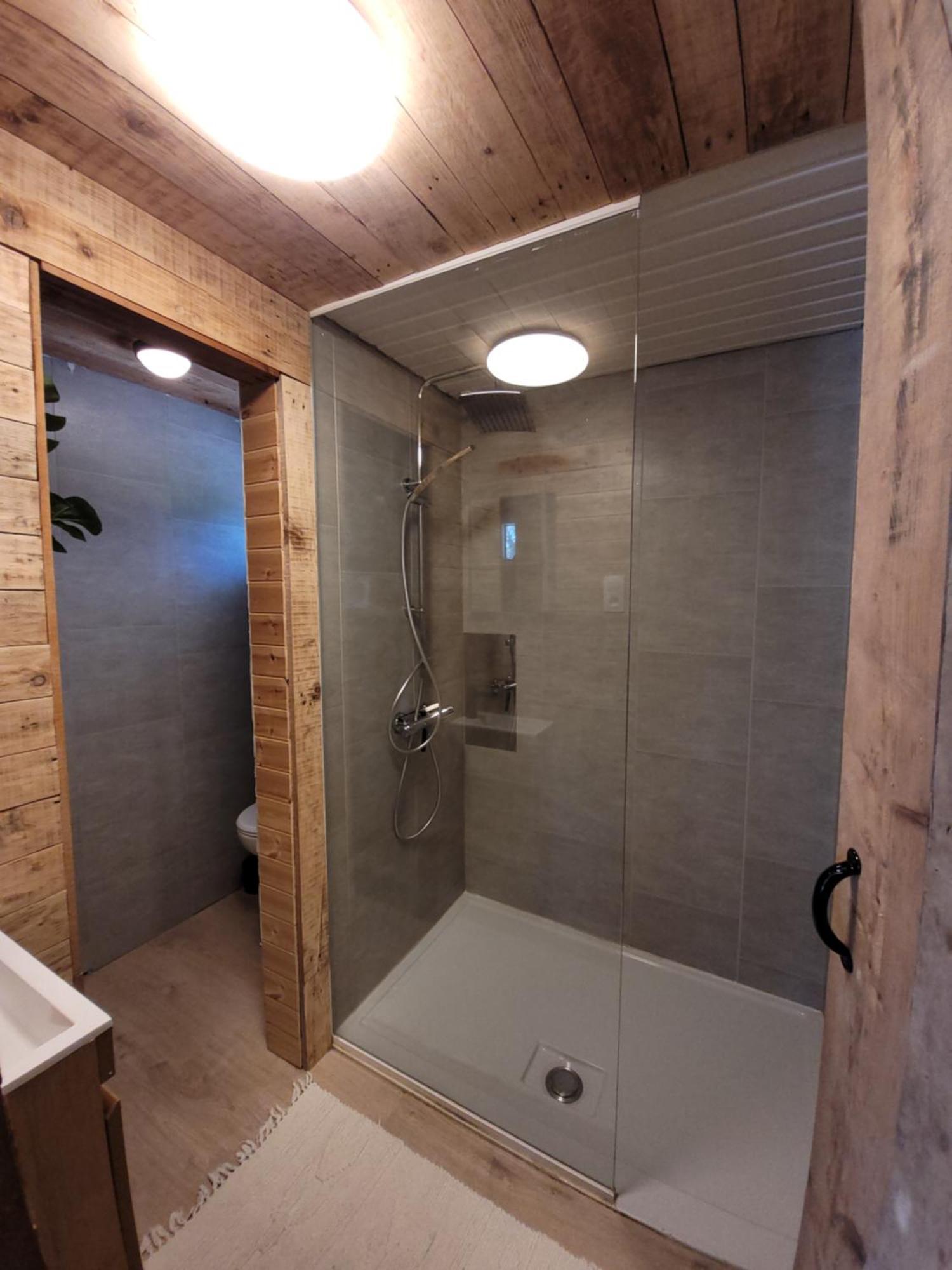 Rustig Gelegen Chalet Solvo Met Terras Aan Het Water Geel Exterior foto